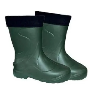 Zielone, gumowe buty damskie z czarnym, materiałowym wykończeniem na górze cholewki. Buty mają solidną podeszwę i prosty, funkcjonalny design.