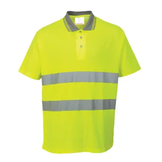 Żółta koszulka ostrzegawcza polo z krótkim rękawem, posiadająca dwa poziome, odblaskowe pasy na torsie. Kołnierzyk i zapięcie na guziki dodają elegancji, a materiał wygląda na wygodny i przewiewny.