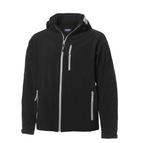 Czarna kurtka softshell z kapturem, posiadająca trzy kieszenie zapinane na jasne zamki błyskawiczne. Materiał wygląda na wodoodporny i odporny na wiatr.