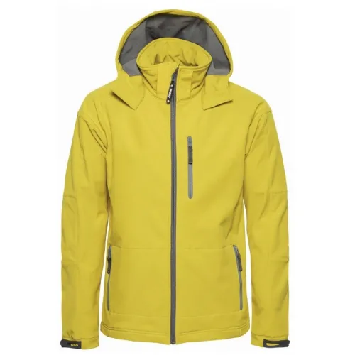 Jasnożółta kurtka softshell z kapturem, wyposażona w zamek błyskawiczny na środku oraz kieszenie zapinane na zamek. Kurtka ma prosty krój i dodatkową kieszeń na piersi.