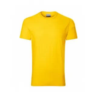 Żółty t-shirt męski z krótkim rękawem na białym tle. Koszulka ma prosty krój i okrągły dekolt.