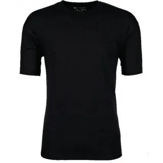 Czarna koszulka T-shirt z krótkim rękawem i okrągłym dekoltem. Prosty, klasyczny krój bez widocznych ozdób.