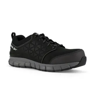Czarne półbuty Reebok Excel Light WP z solidną podeszwą i sznurowaniem. Buty mają nowoczesny design z geometrycznym wzorem po bokach.